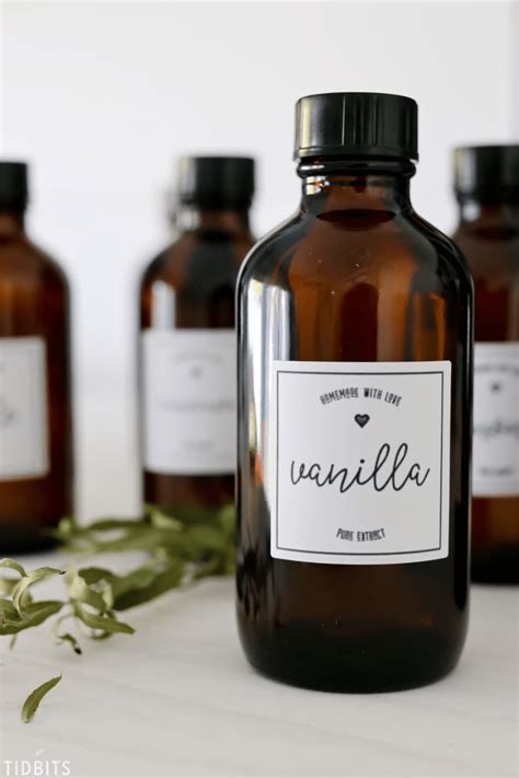 Homemade Vanilla + Free Printable Labels | brepurposed
